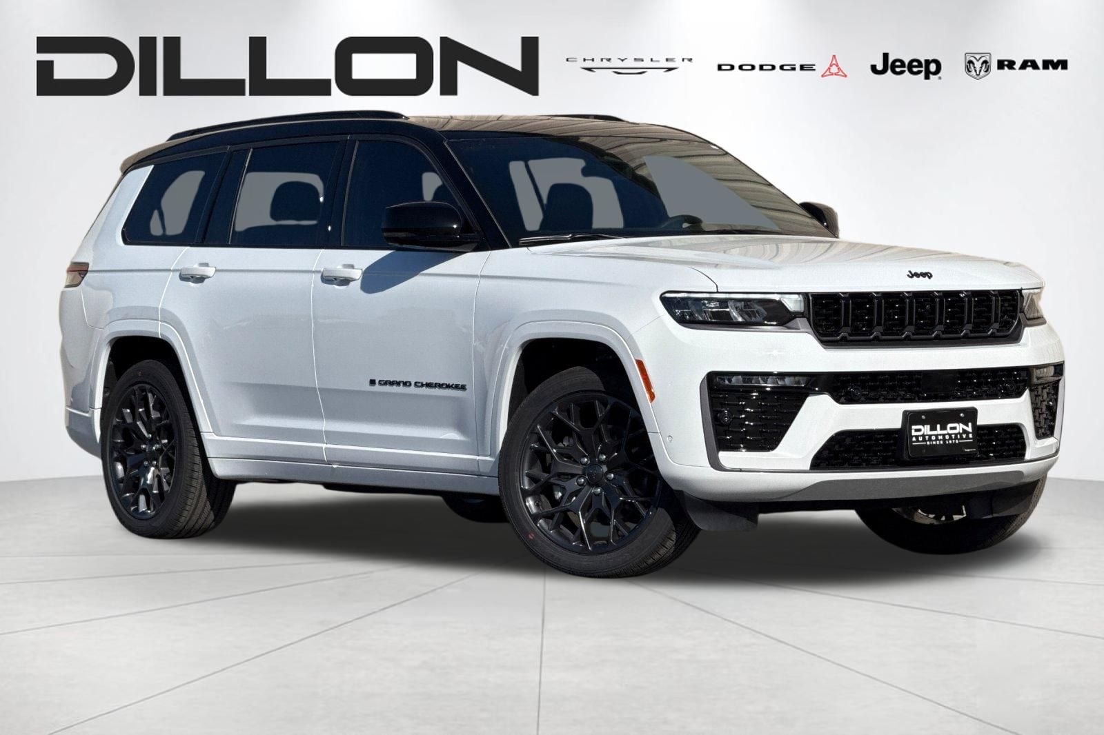 2026 Jeep Grand Cherokee L Summit 4x4's photo