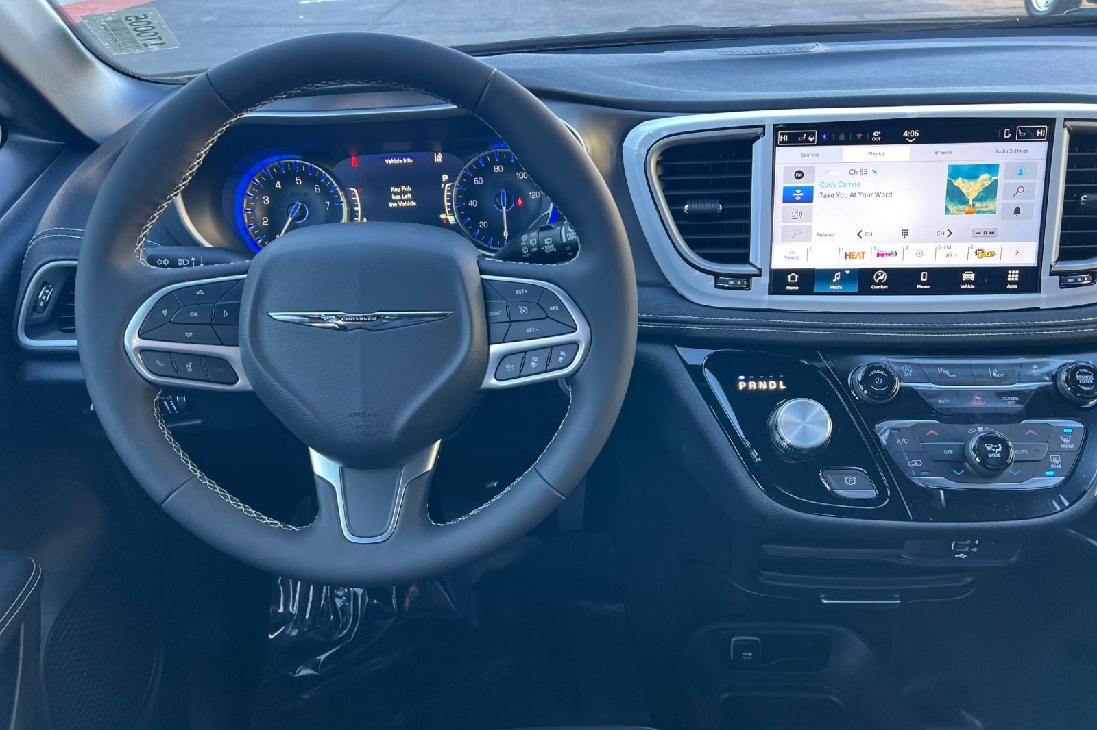 2026 Chrysler Pacifica Select - Photo 11