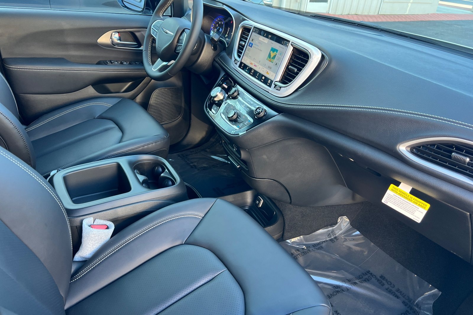 2026 Chrysler Pacifica Select - Photo 14