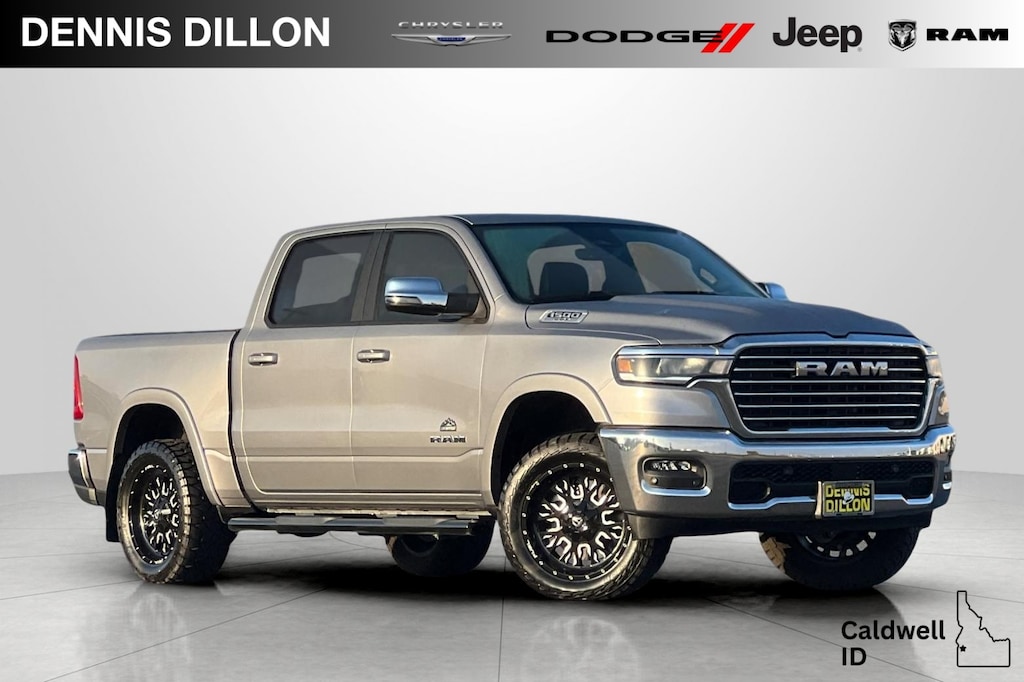 New 2025 Ram 1500 LARAMIE CREW CAB 4X4 5'7 BOX Pickup