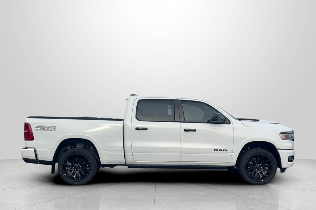 New 2026 Ram 1500 LIMITED CREW CAB 4X4 6'4 BOX Pickup