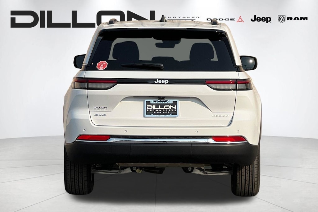 New 2026 Jeep Grand Cherokee LAREDO X 4X4 Sport Utility