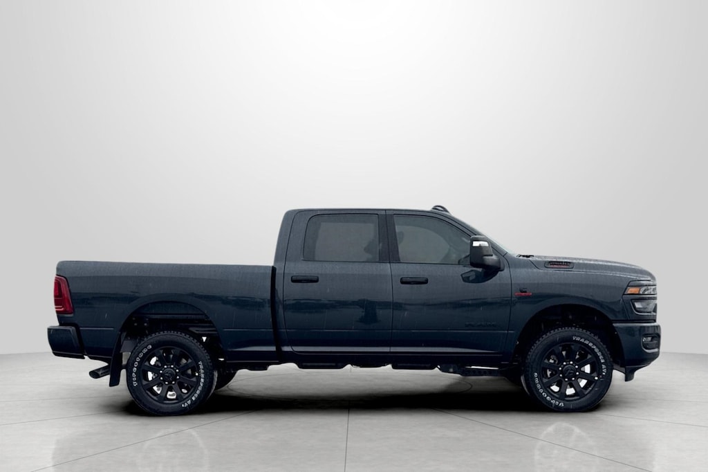 New 2026 Ram 2500 BIG HORN CREW CAB 4X4 6'4 BOX Pickup