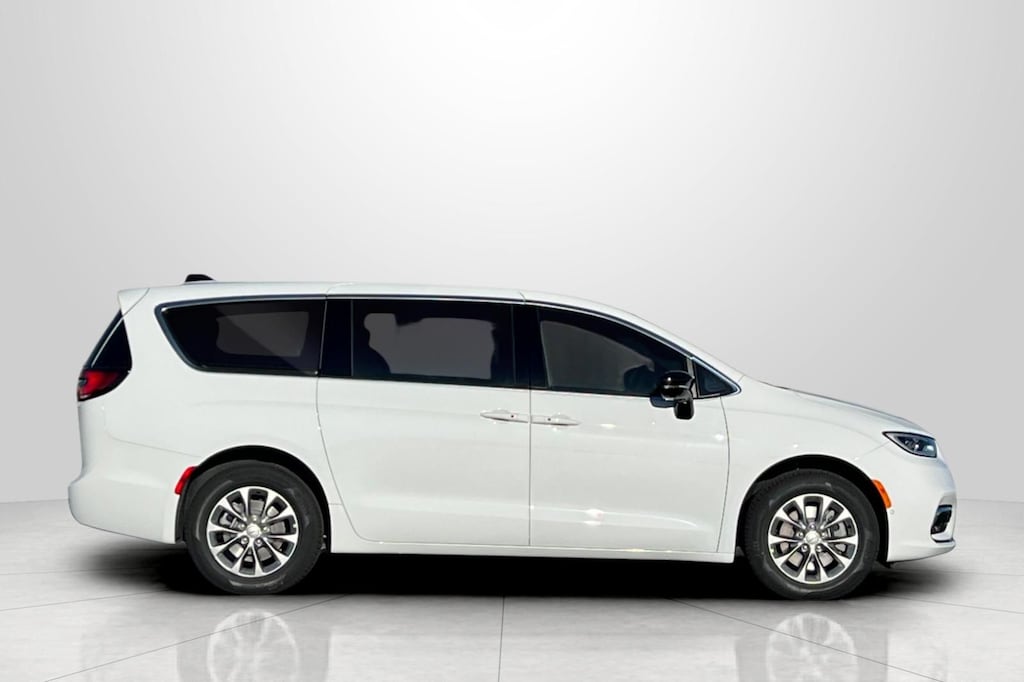 New 2026 Chrysler Pacifica SELECT AWD Passenger Van