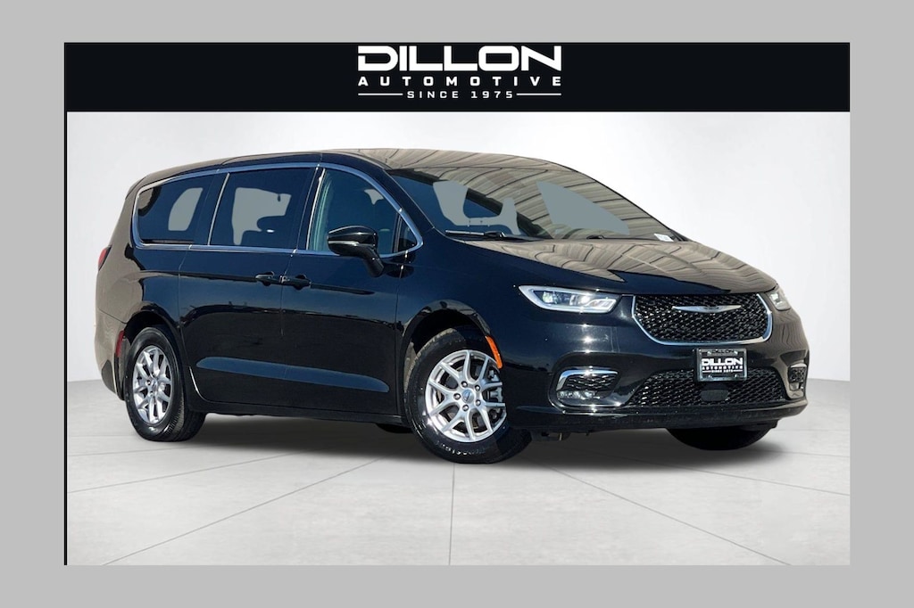 Used 2025 Chrysler Pacifica Select Minivan/Van