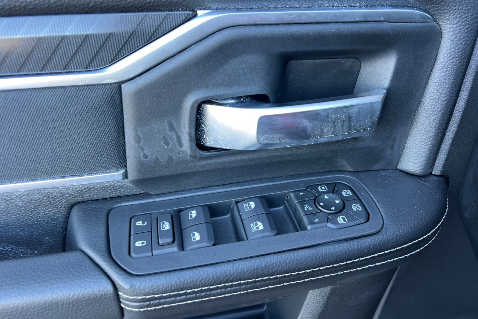 2026 RAM 2500 Big Horn - Photo 8