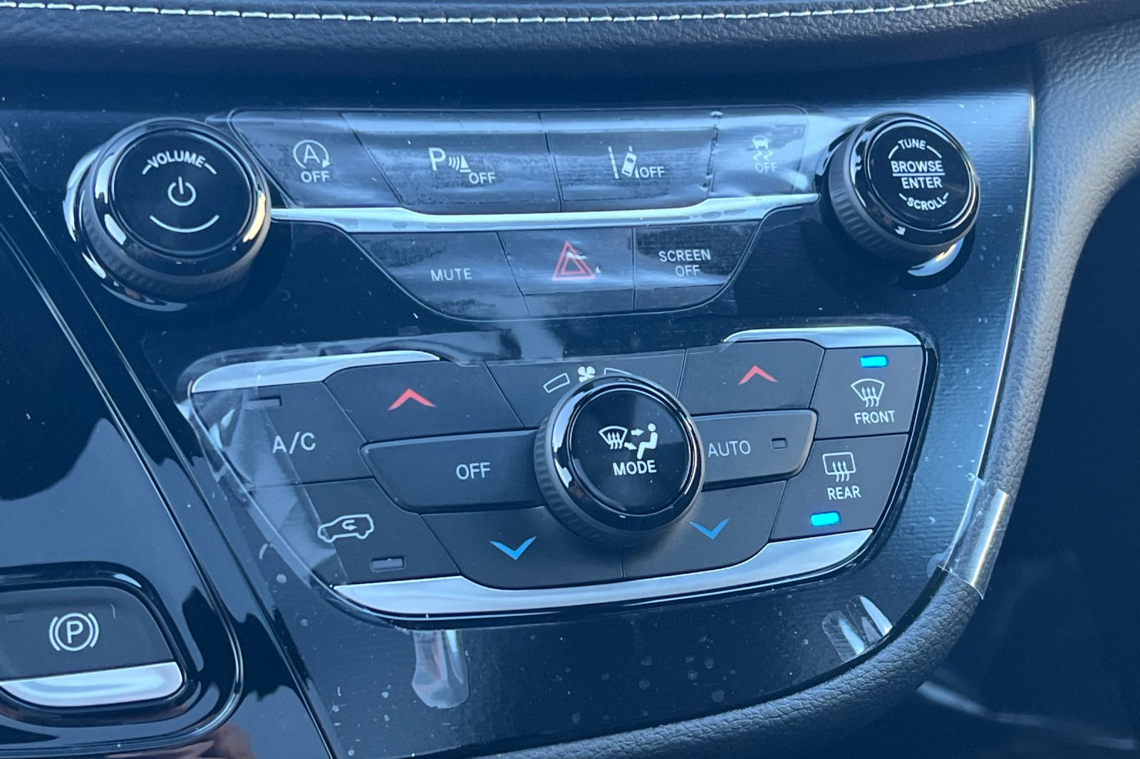 2026 Chrysler Pacifica Select - Photo 18