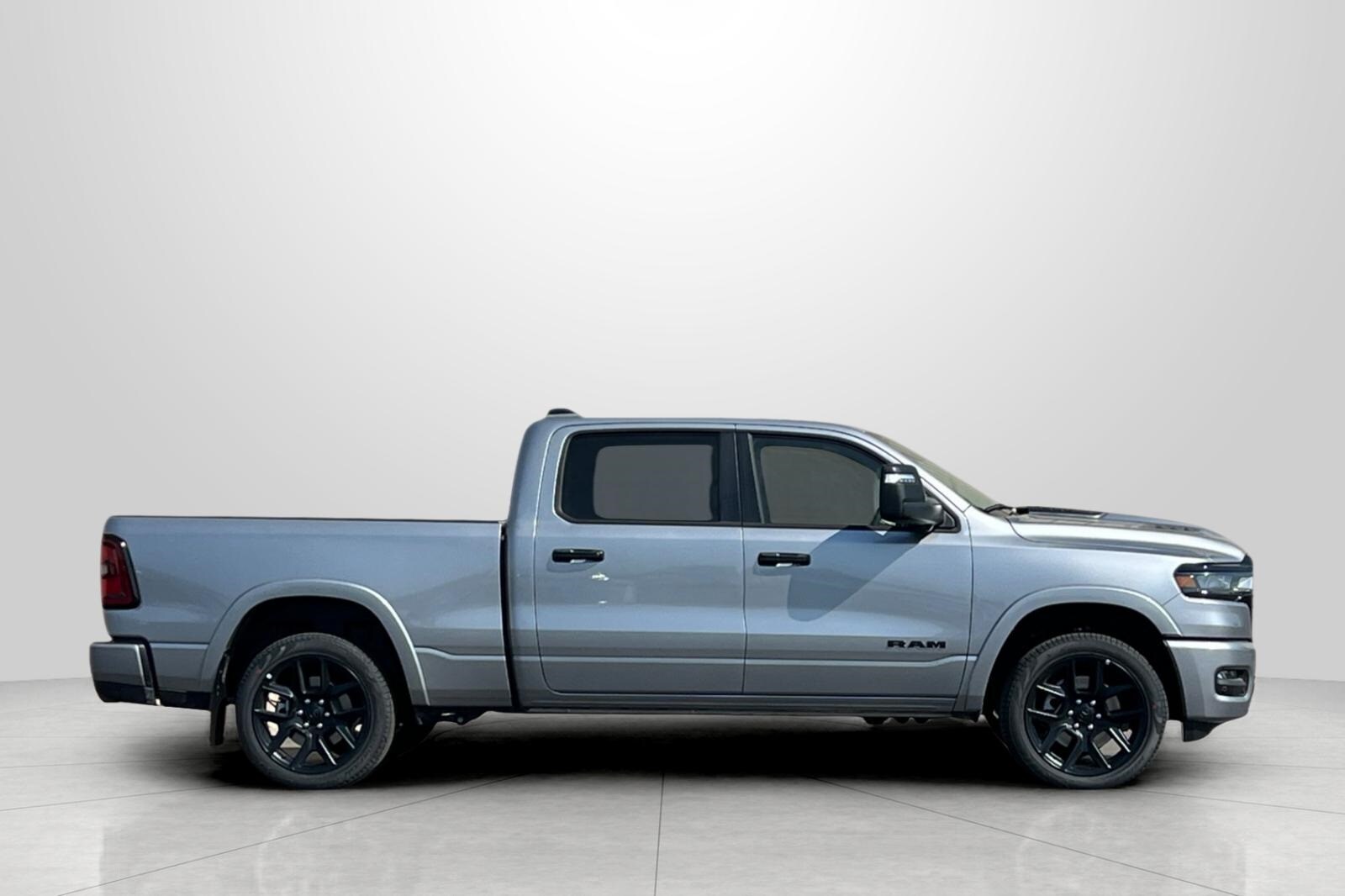 2025 Ram 1500 Laramie photo 4