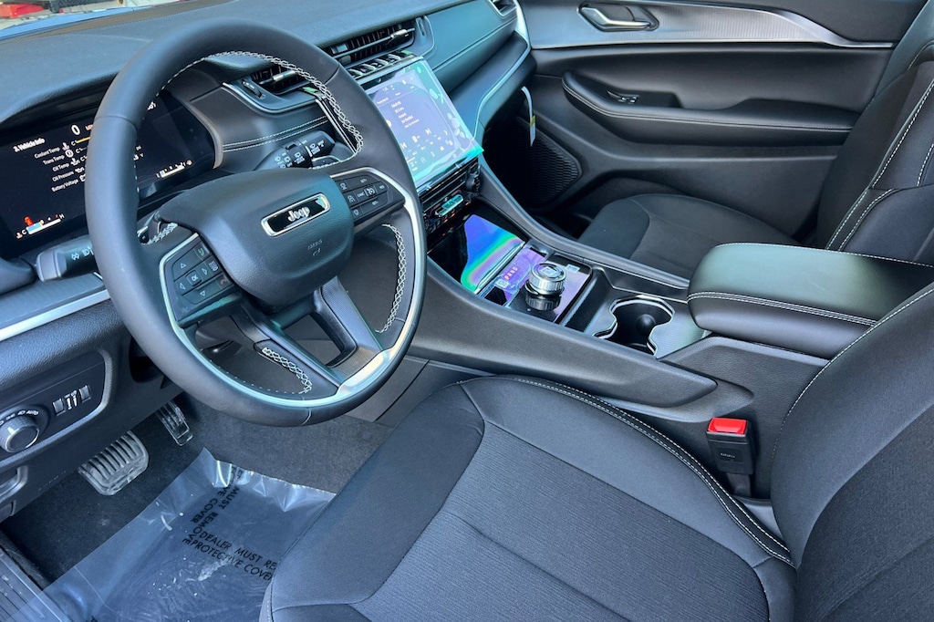 New 2026 Jeep Grand Cherokee L LAREDO 4X4 Sport Utility