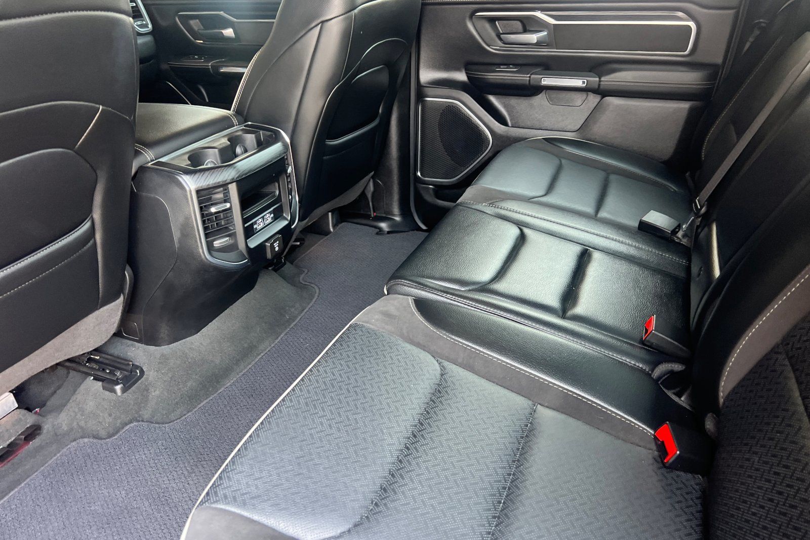 2024 RAM Ram 1500 Pickup Laramie - Photo 12