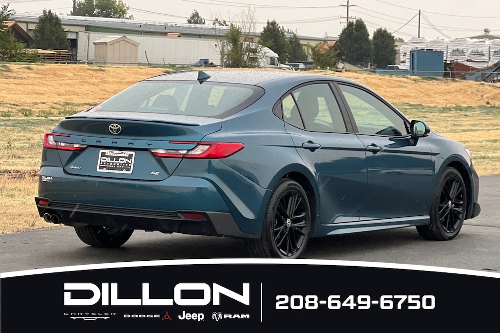 Used 2025 Toyota Camry SE Sedan