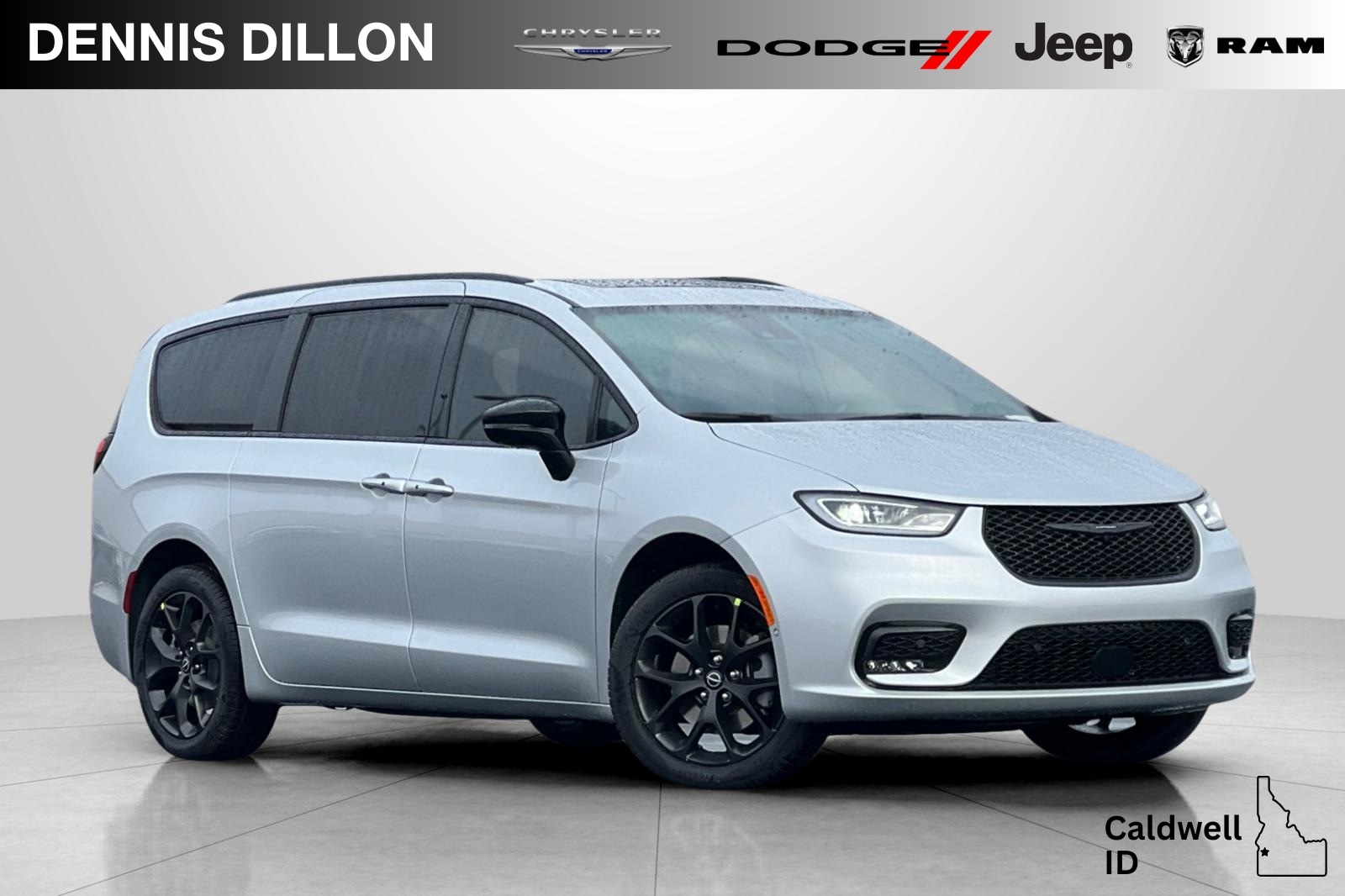 2026 Chrysler Pacifica Limited AWD's photo