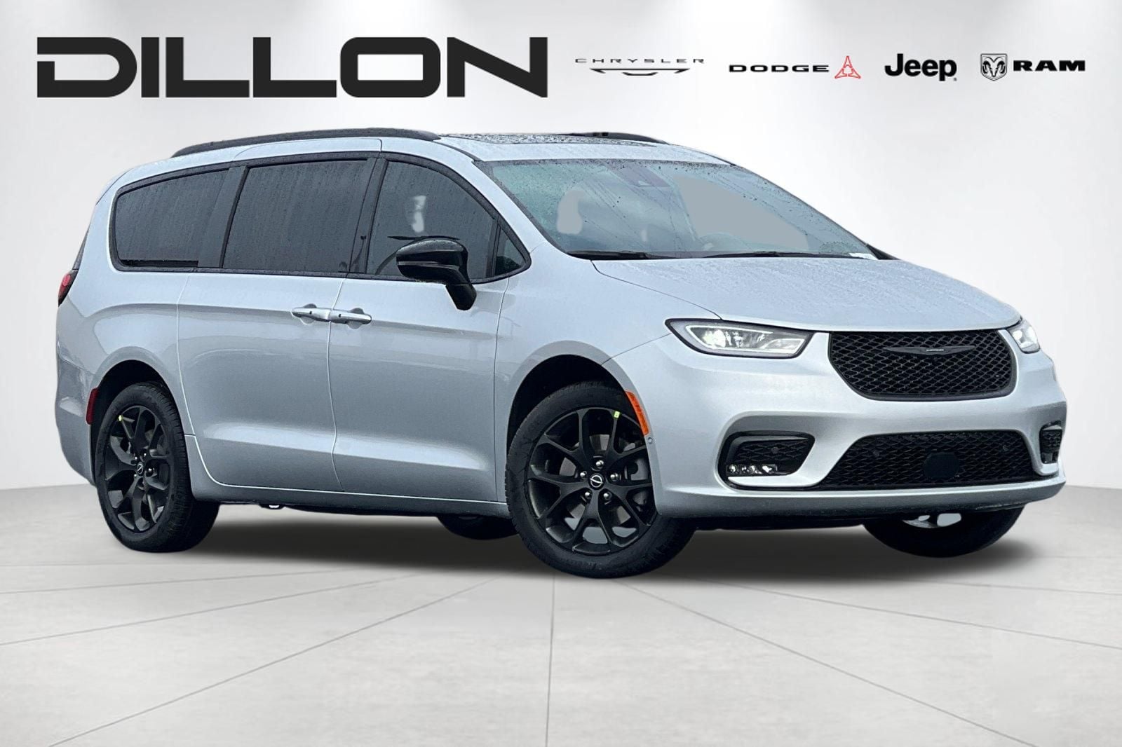 2026 Chrysler Pacifica Limited AWD's photo