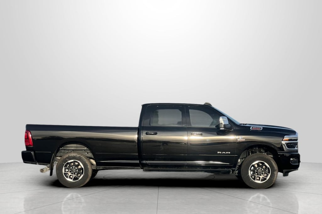 New 2026 Ram 3500 LARAMIE CREW CAB 4X4 8' BOX Pickup