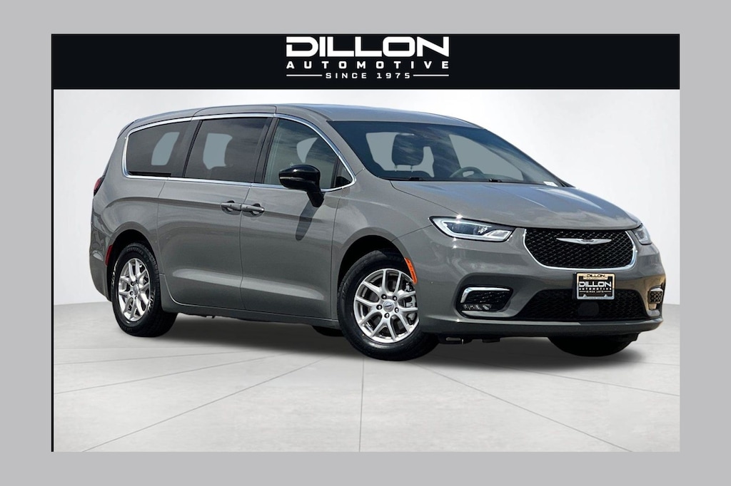 Used 2025 Chrysler Pacifica Select Minivan/Van