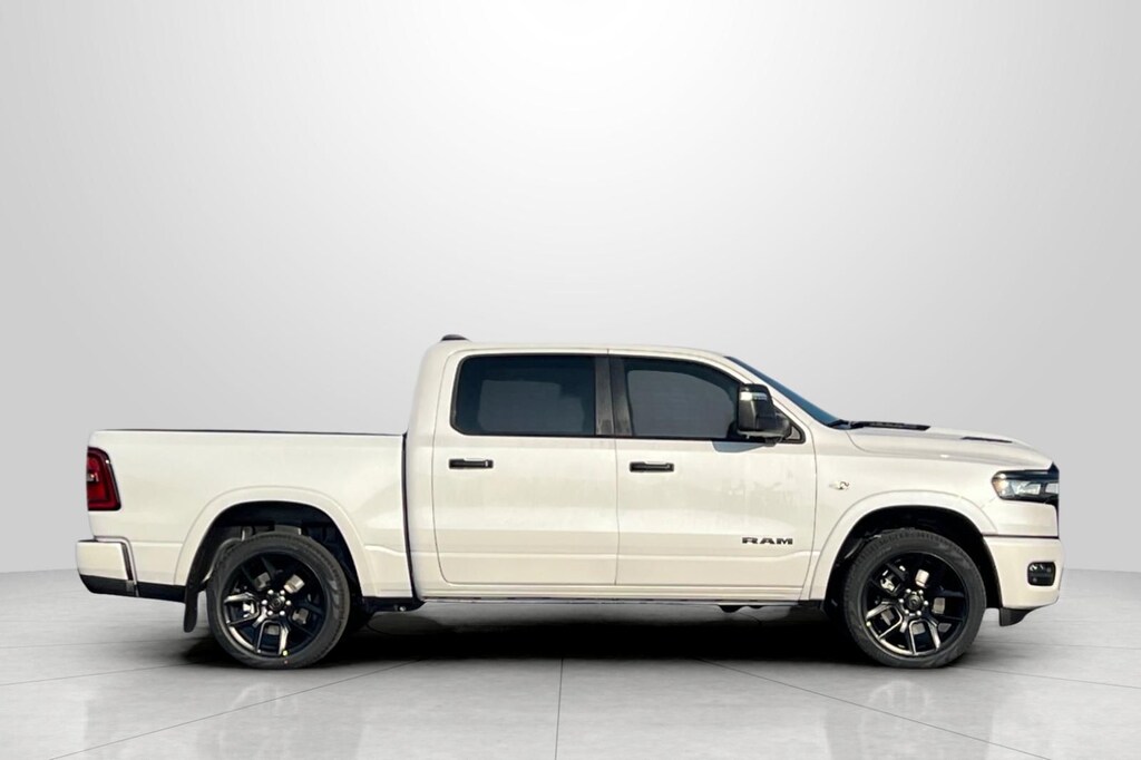 New 2026 Ram 1500 LARAMIE CREW CAB 4X4 5'7 BOX Pickup