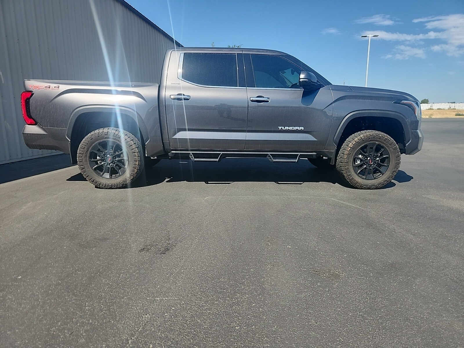 2022 Toyota Tundra Limited photo 2