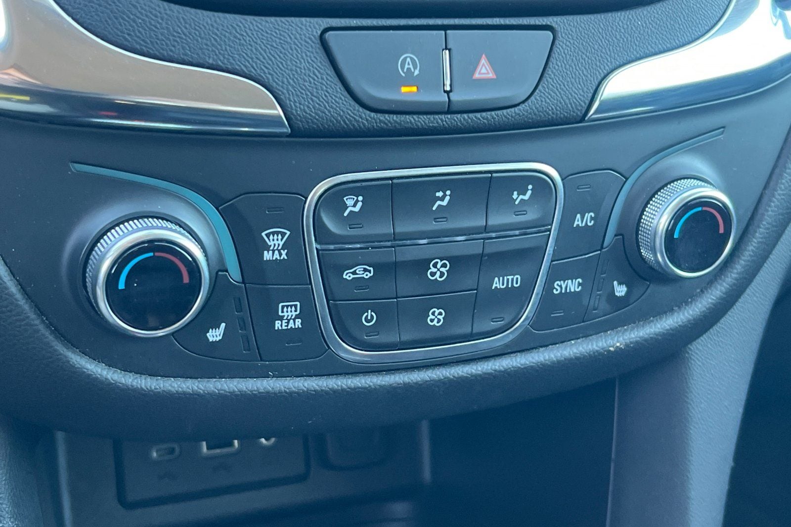 2024 Chevrolet Equinox LT - Photo 17