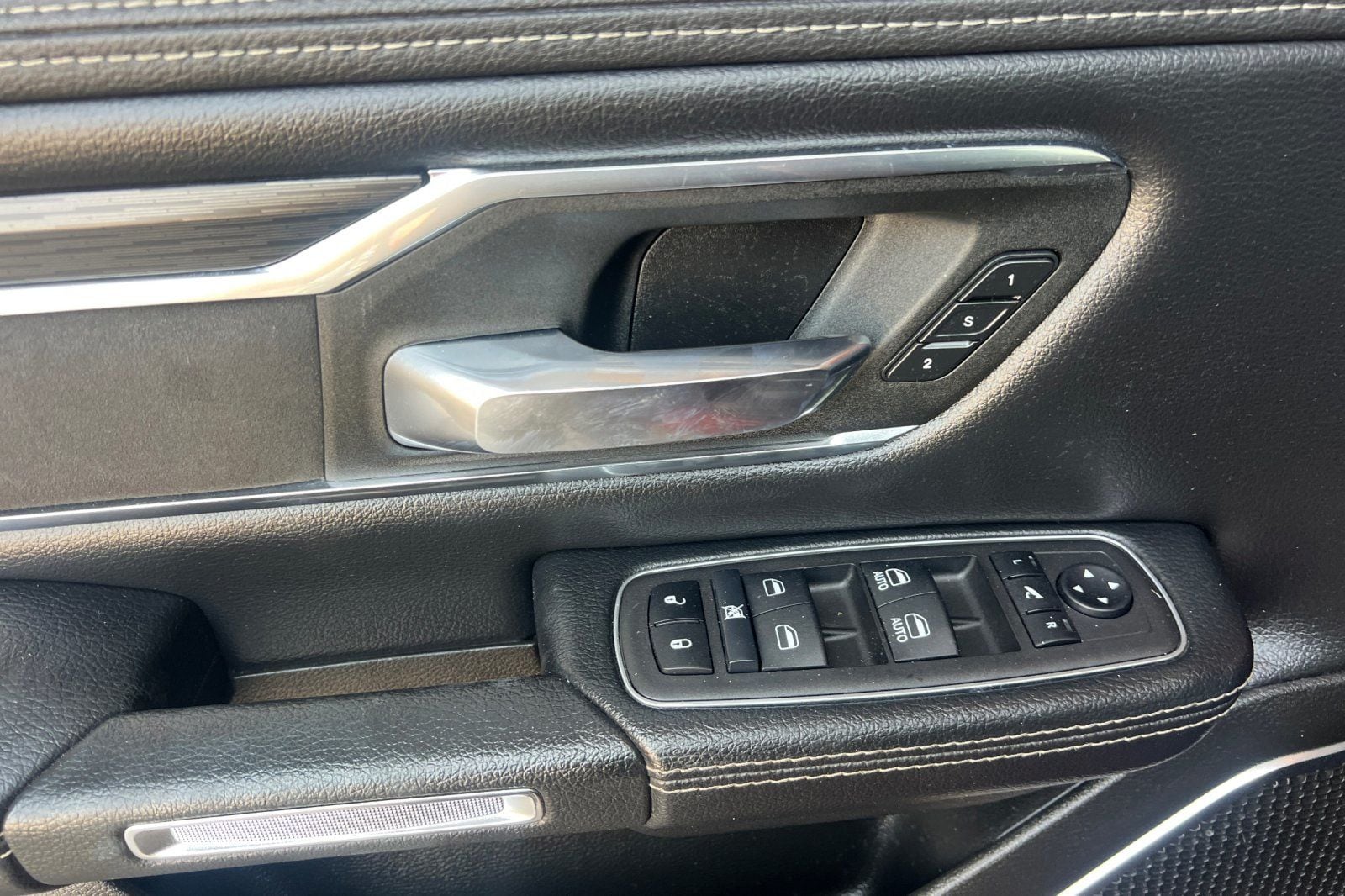 2024 RAM Ram 1500 Pickup Laramie - Photo 11