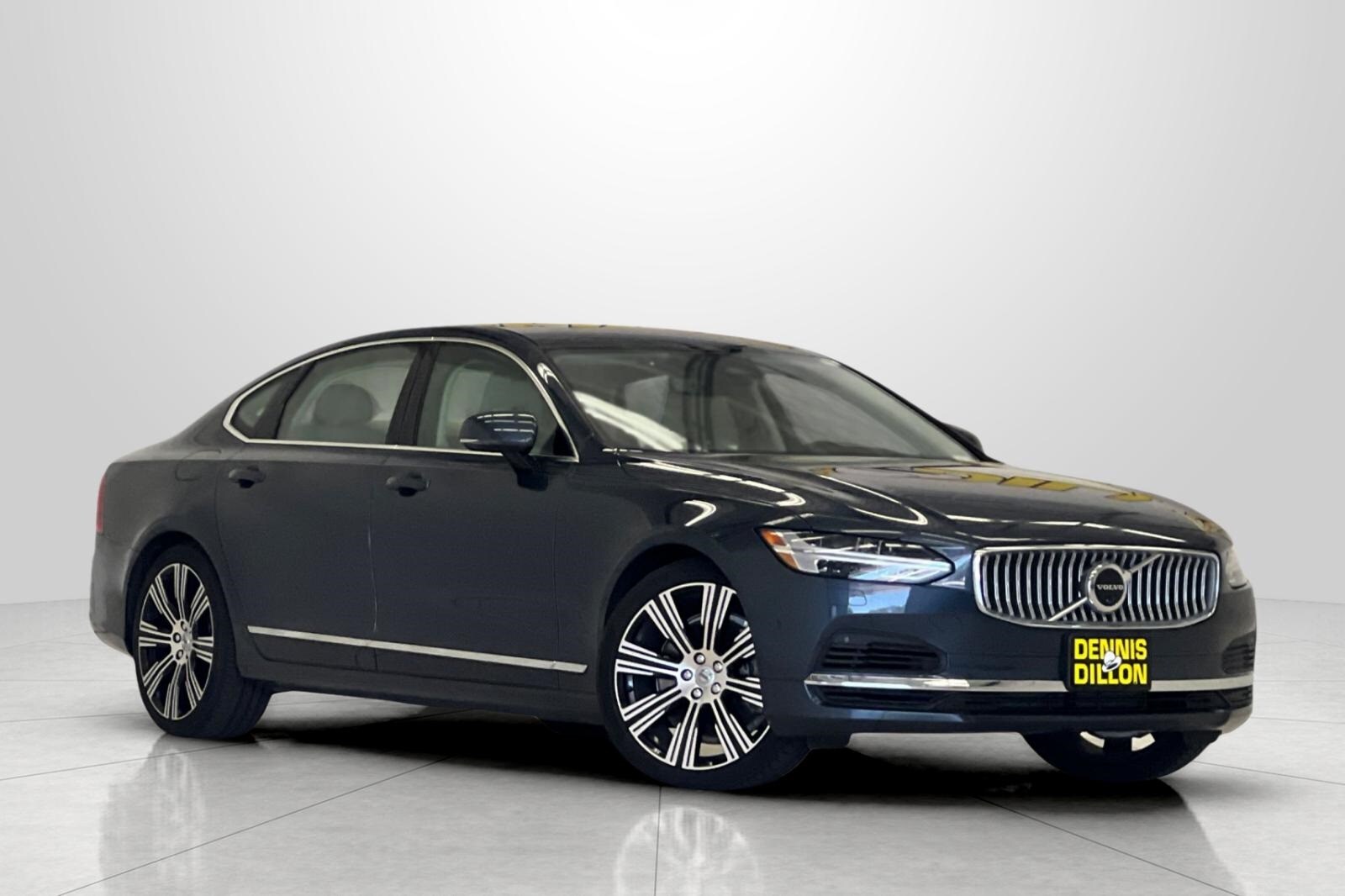2024 Volvo S90 Recharge Ultimate photo 2