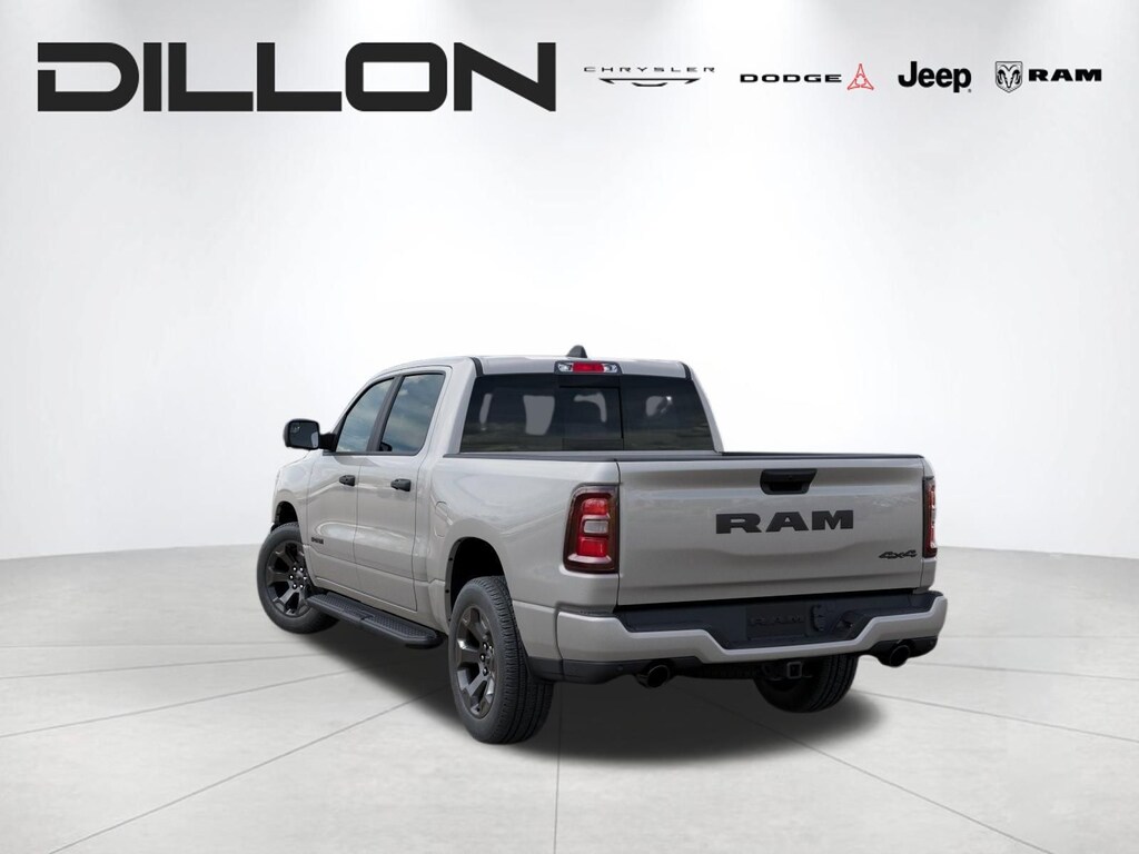New 2026 Ram 1500 EXPRESS CREW CAB 4X4 5'7 BOX Pickup