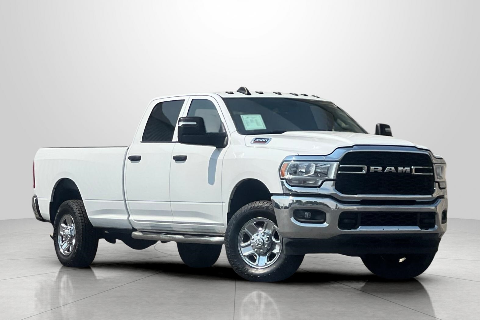 2023 Ram 3500 Tradesman photo 2