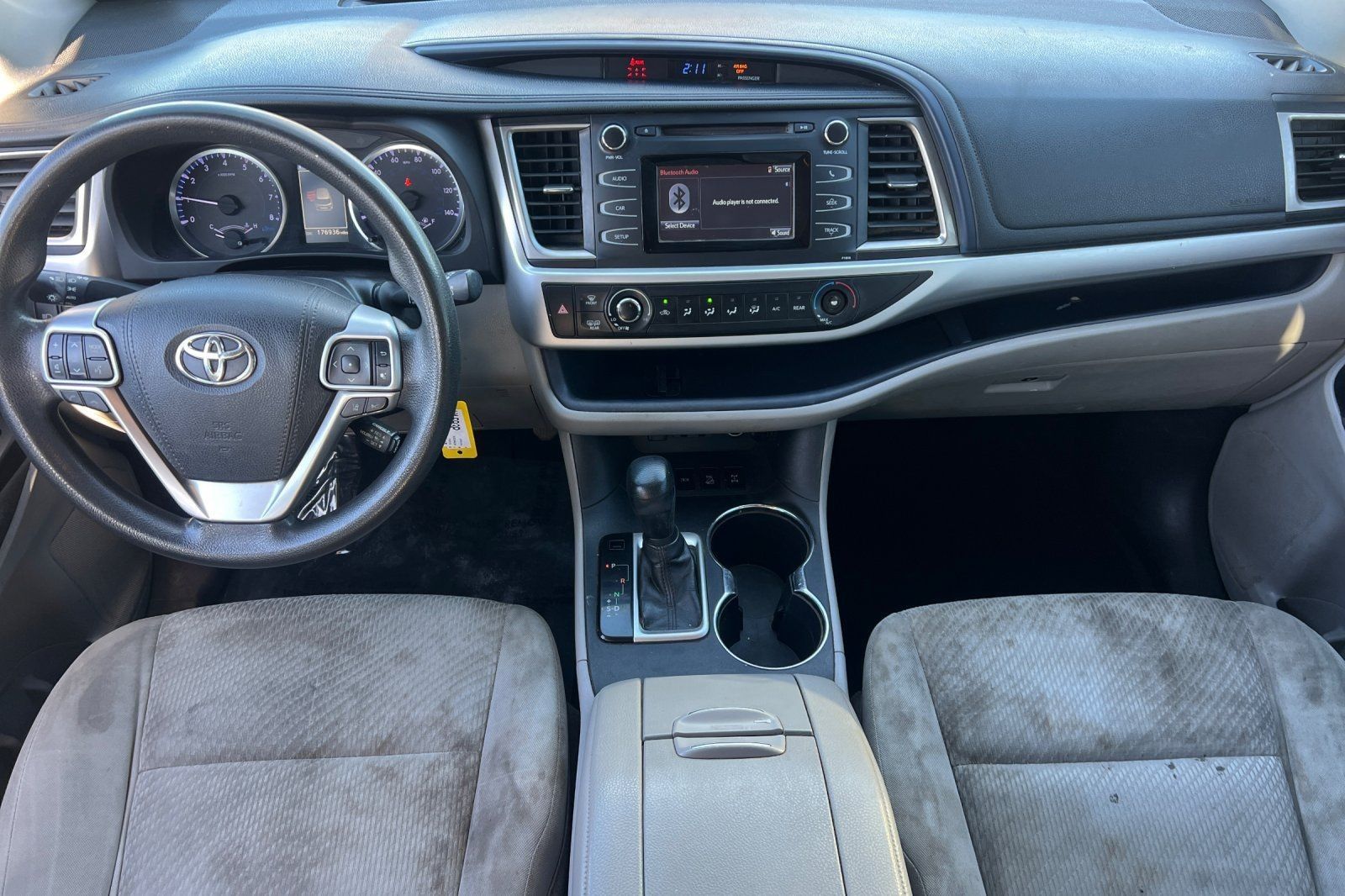 2019 Toyota Highlander LE - Photo 10