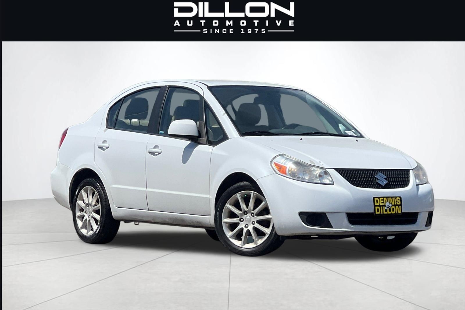 2011 Suzuki SX4 LE's photo