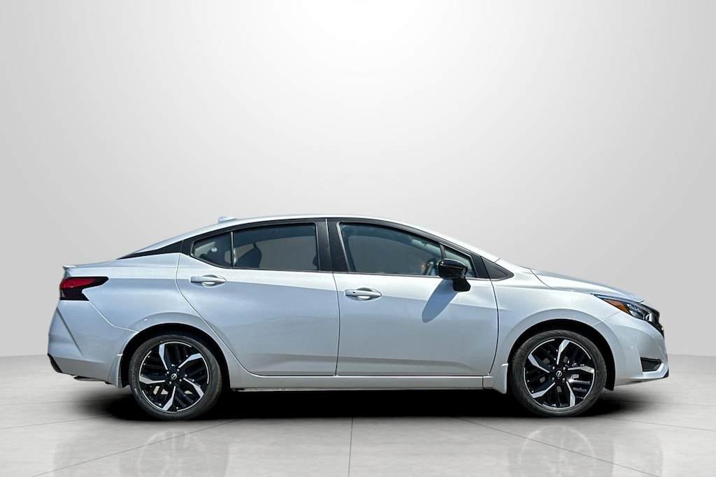 Used 2025 Nissan Versa 1.6 SR Sedan