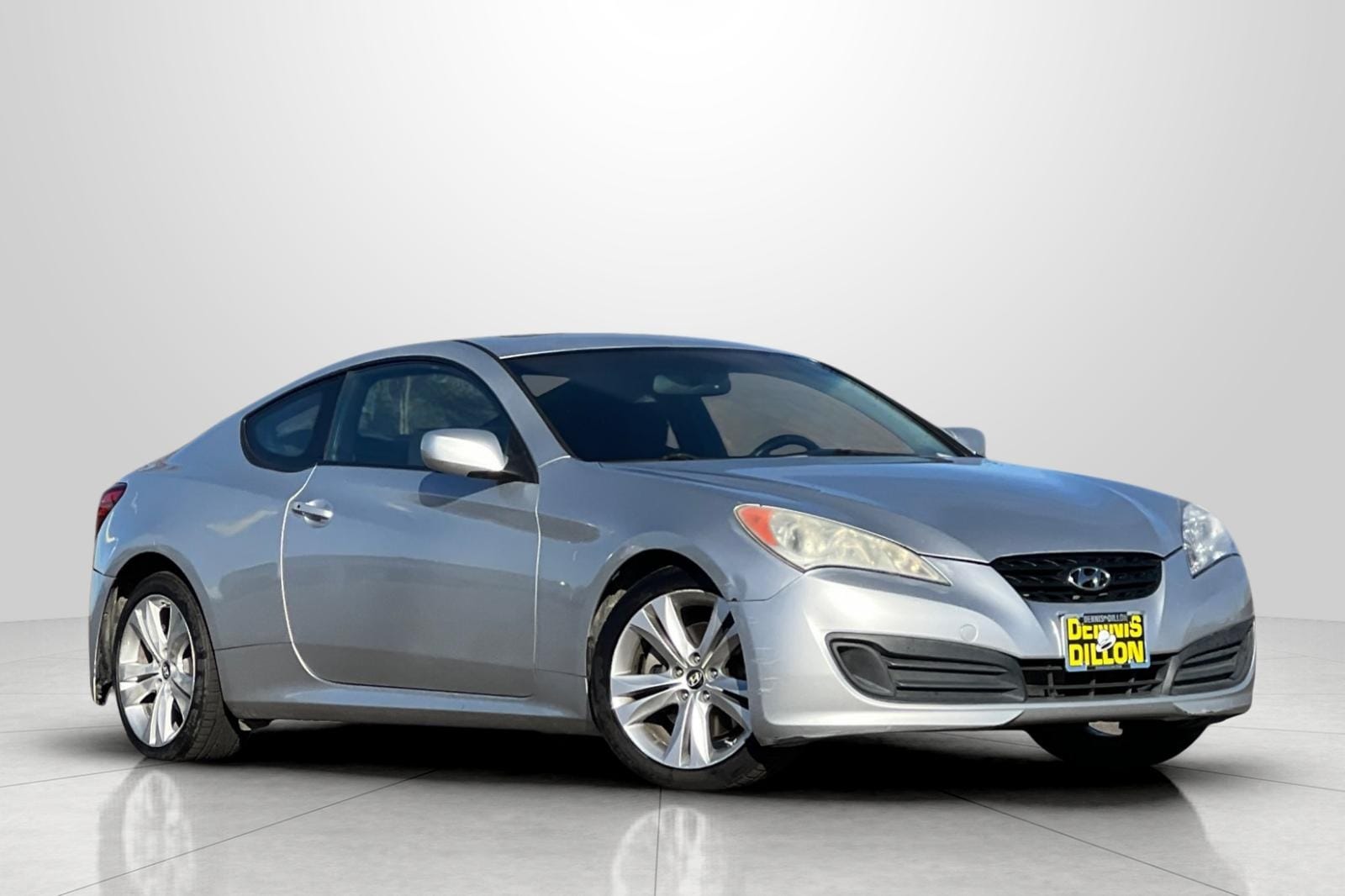 2010 Hyundai Genesis Coupe Premium's photo