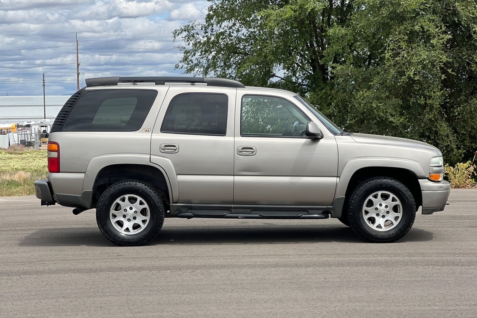 Used 2003 Chevrolet Tahoe LS with VIN 1GNEK13T73R243033 for sale in Boise, ID