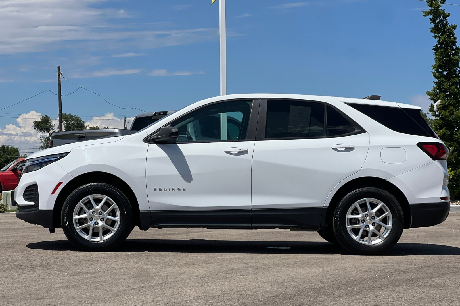 2022 Chevrolet Equinox LS - Photo 9