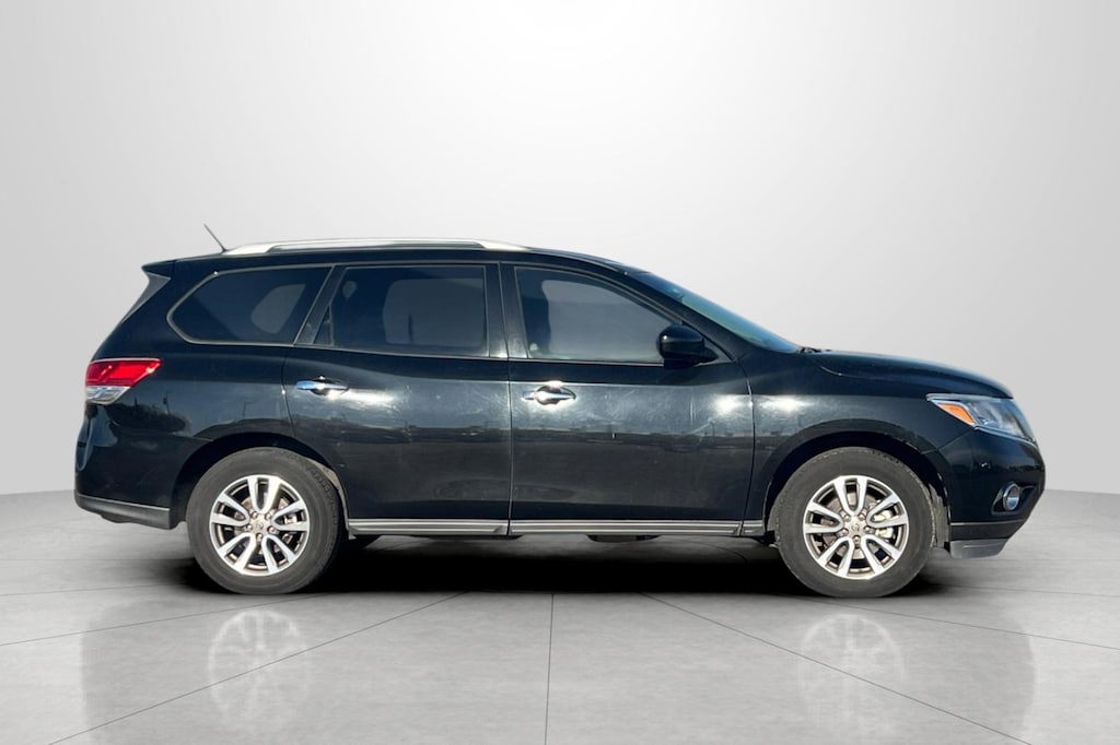 Used 2015 Nissan Pathfinder SV SUV