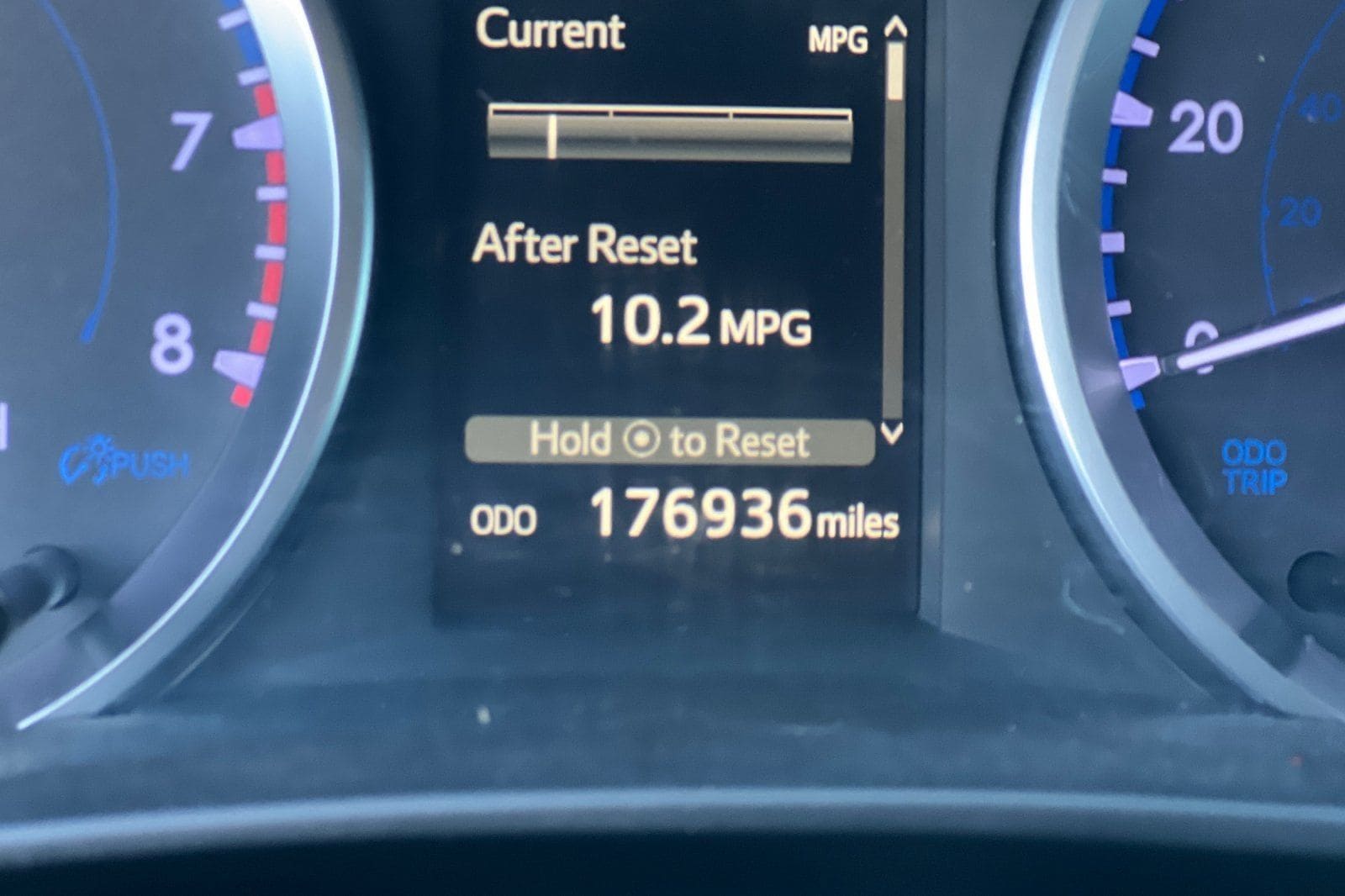 2019 Toyota Highlander LE - Photo 23