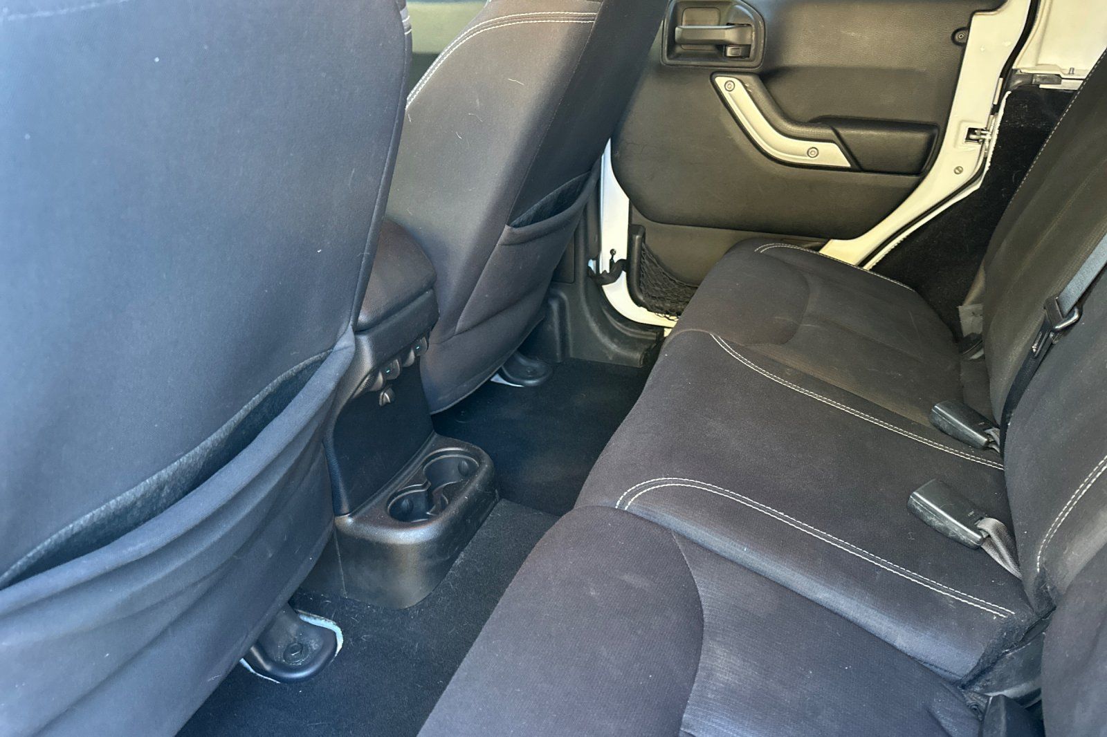 2014 Jeep Wrangler Unlimited Sahara - Photo 12