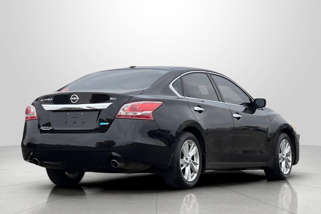 Used 2013 Nissan Altima 2.5 SV Sedan