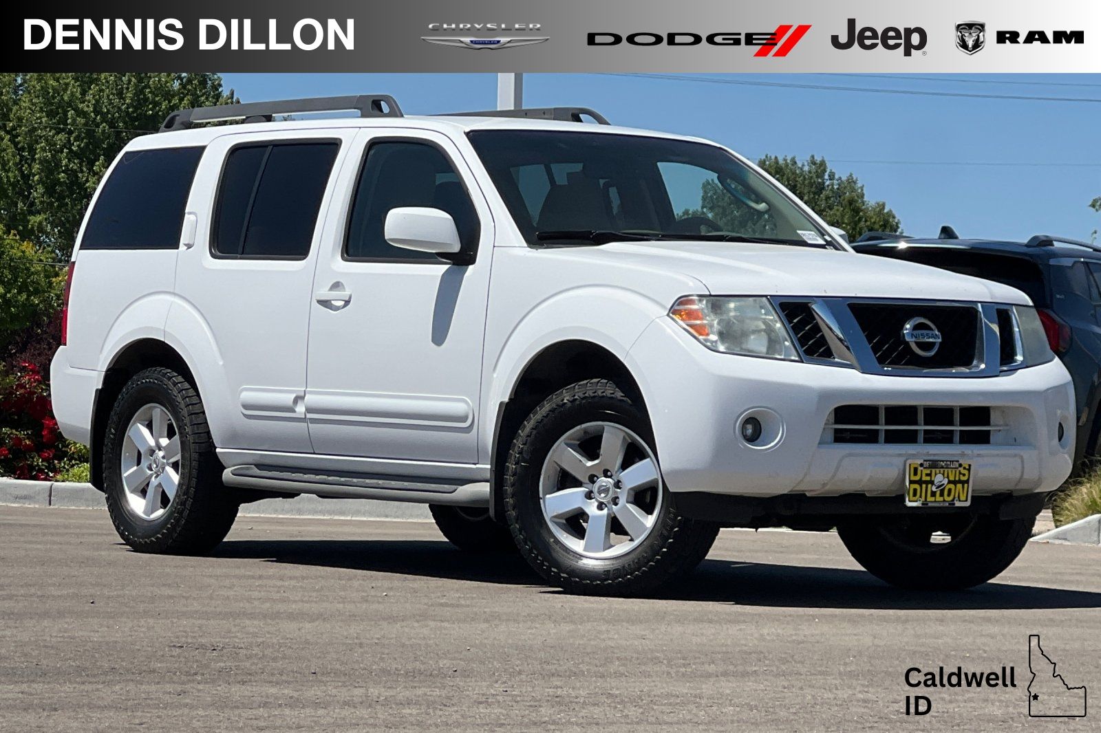 2012 Nissan Pathfinder SV 4x4's photo