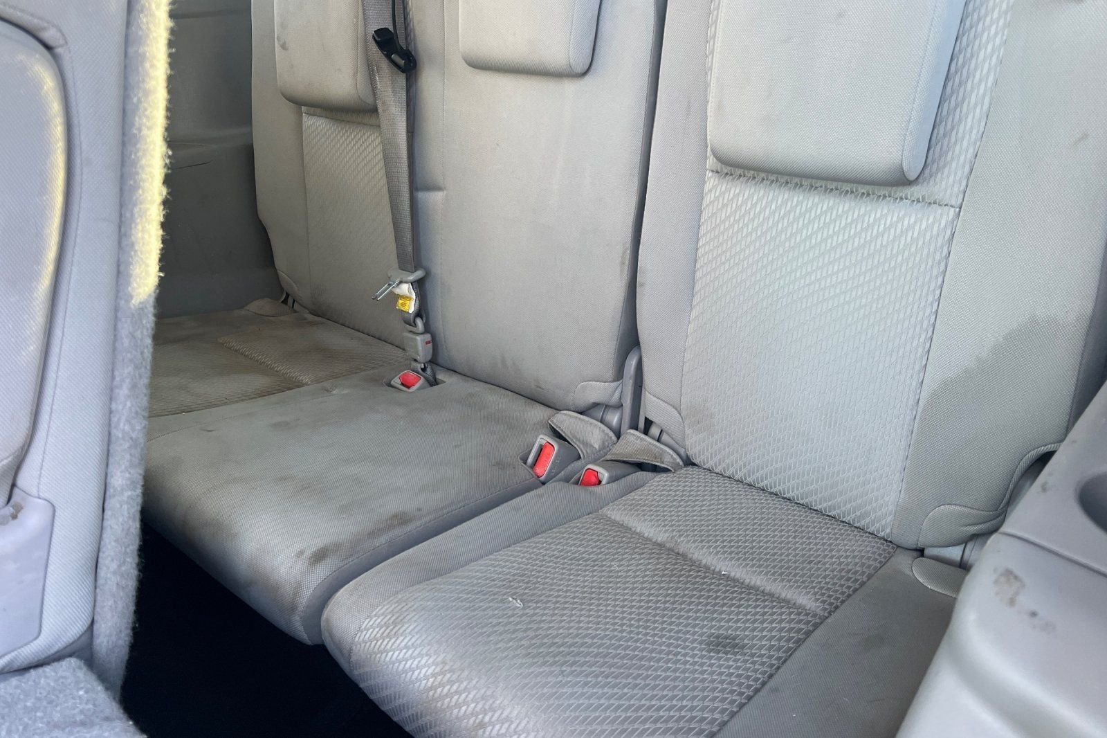 2019 Toyota Highlander LE - Photo 12