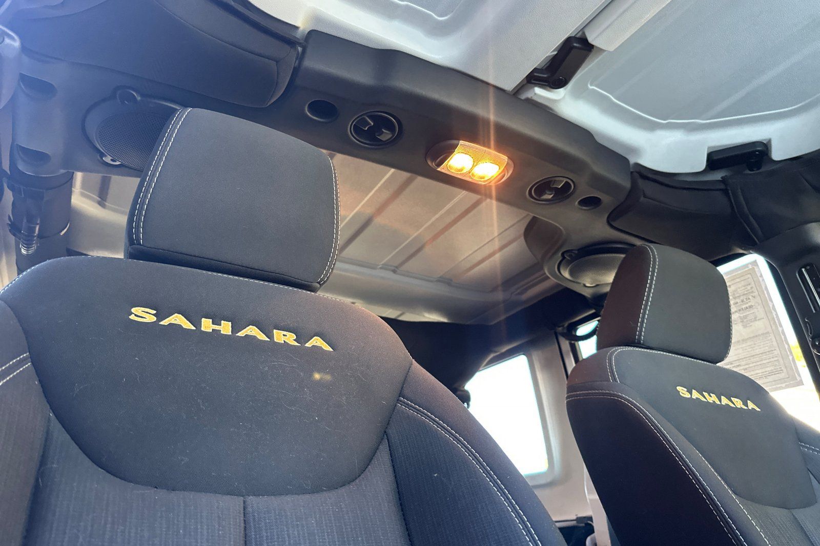 2014 Jeep Wrangler Unlimited Sahara - Photo 17