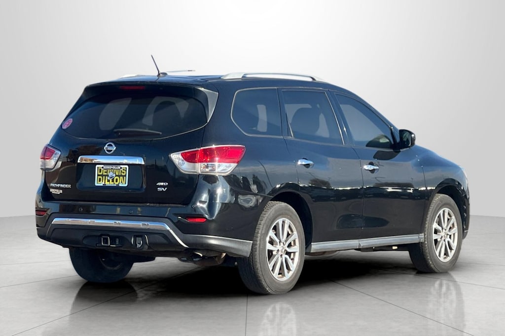 Used 2015 Nissan Pathfinder SV SUV