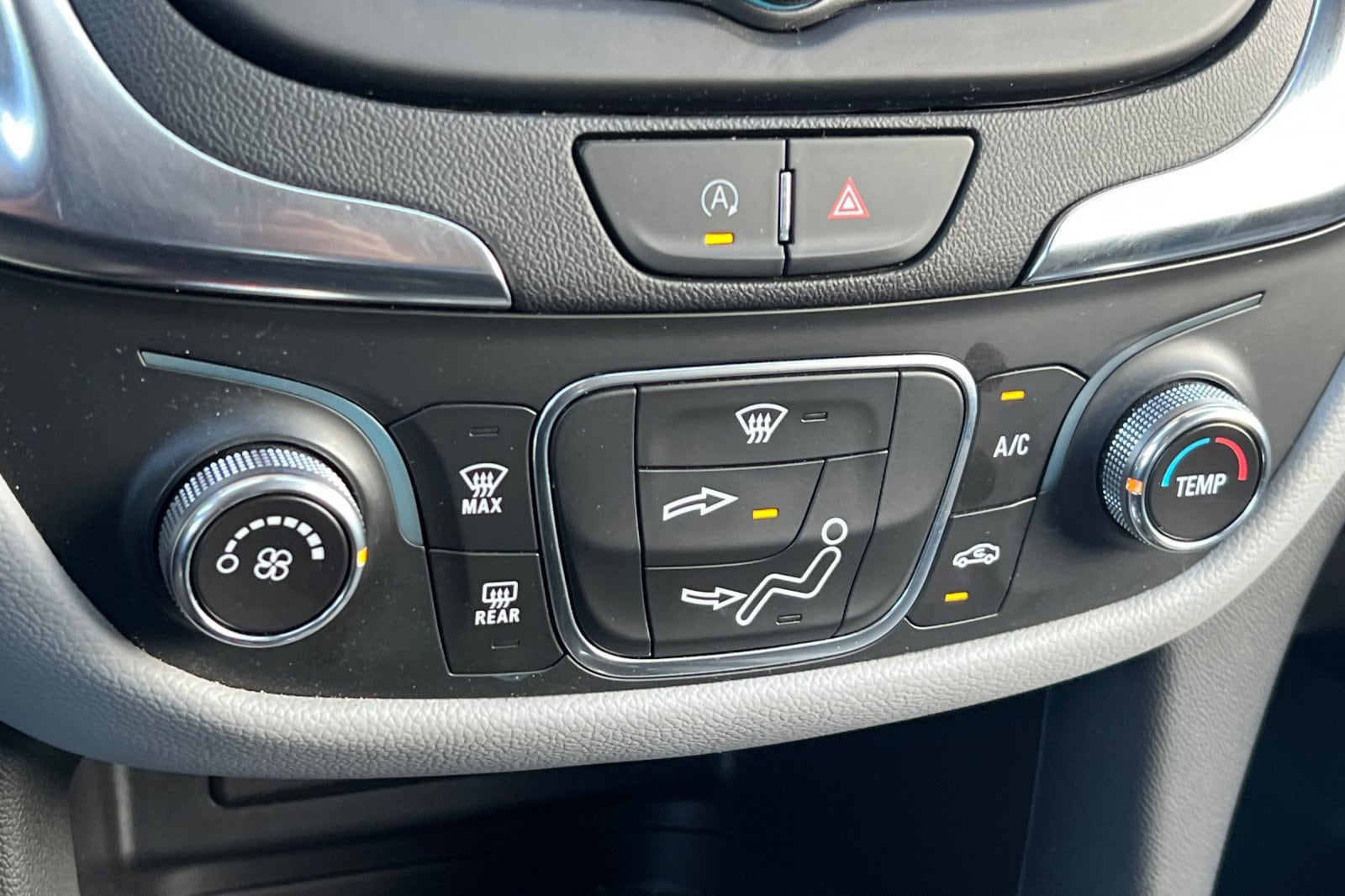 2022 Chevrolet Equinox LS - Photo 20