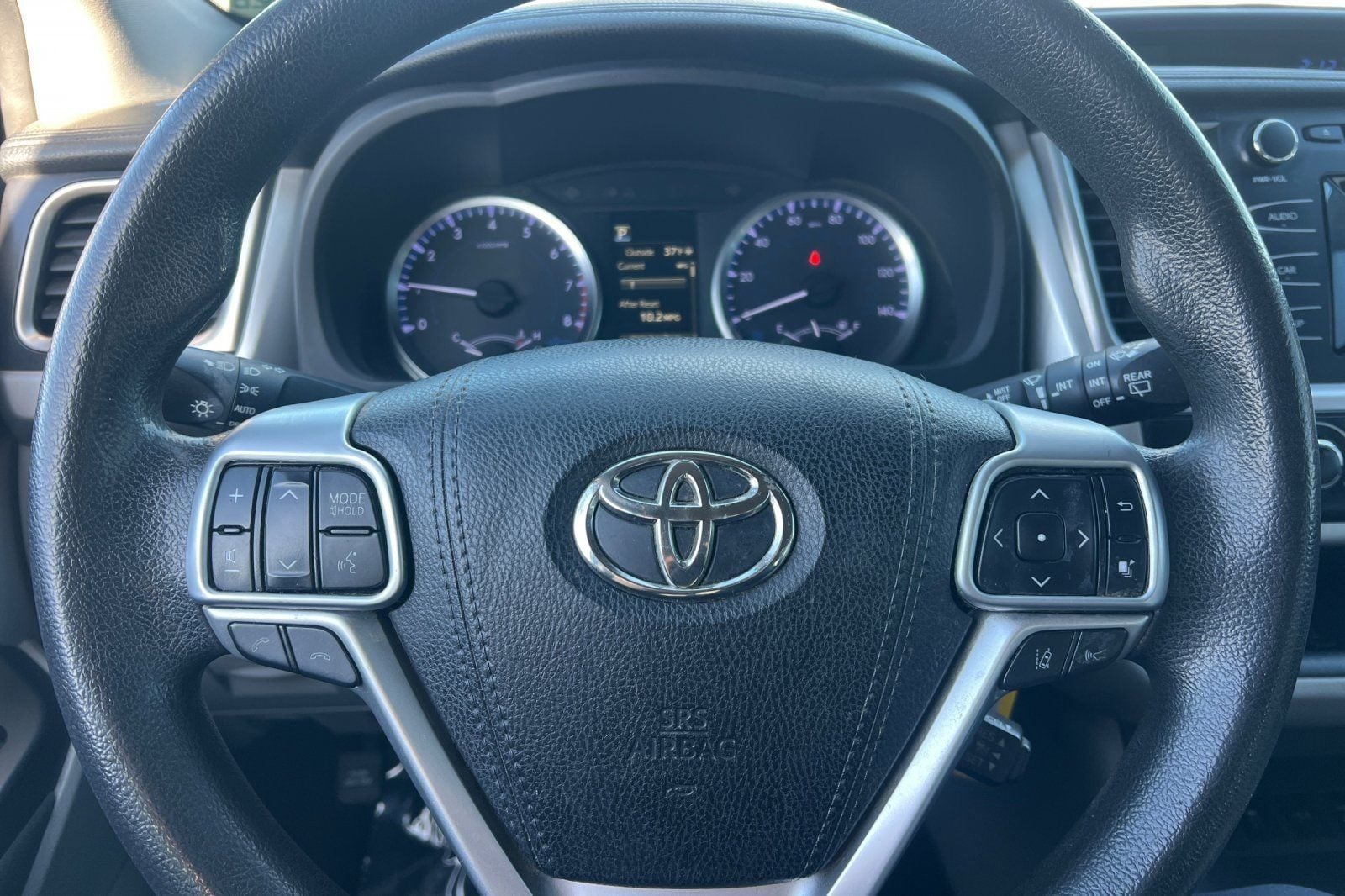 2019 Toyota Highlander LE - Photo 21
