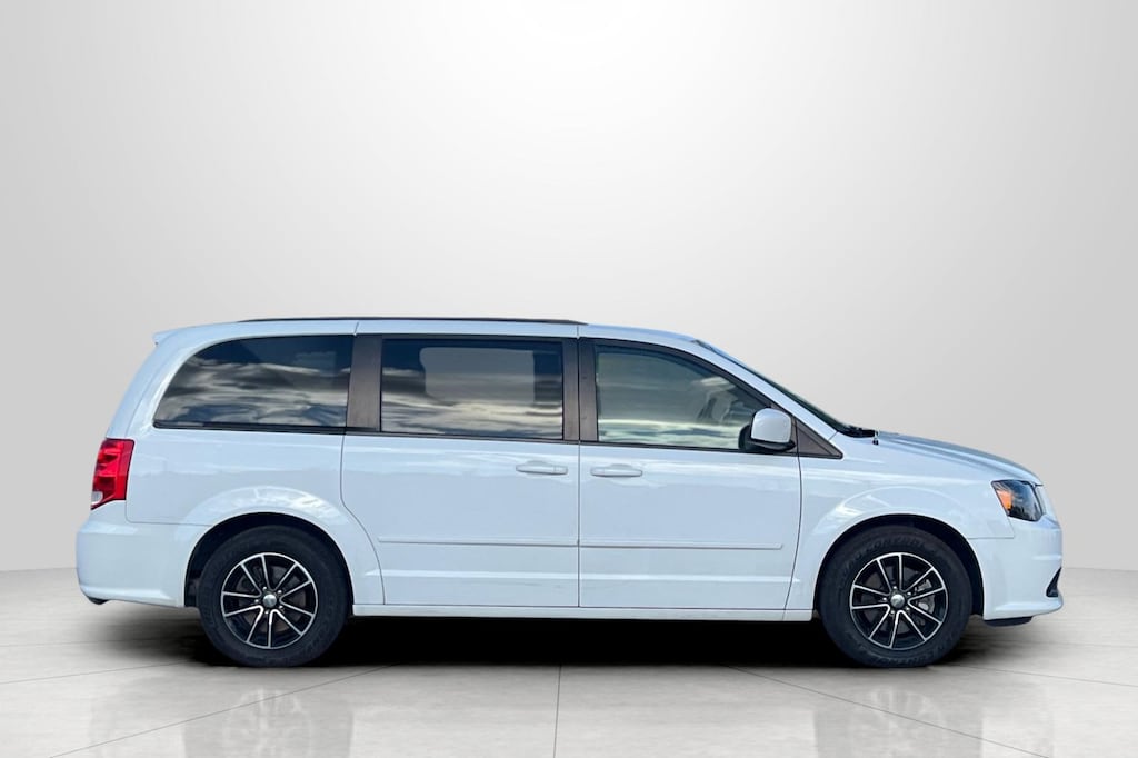 Used 2017 Dodge Grand Caravan GT Minivan/Van
