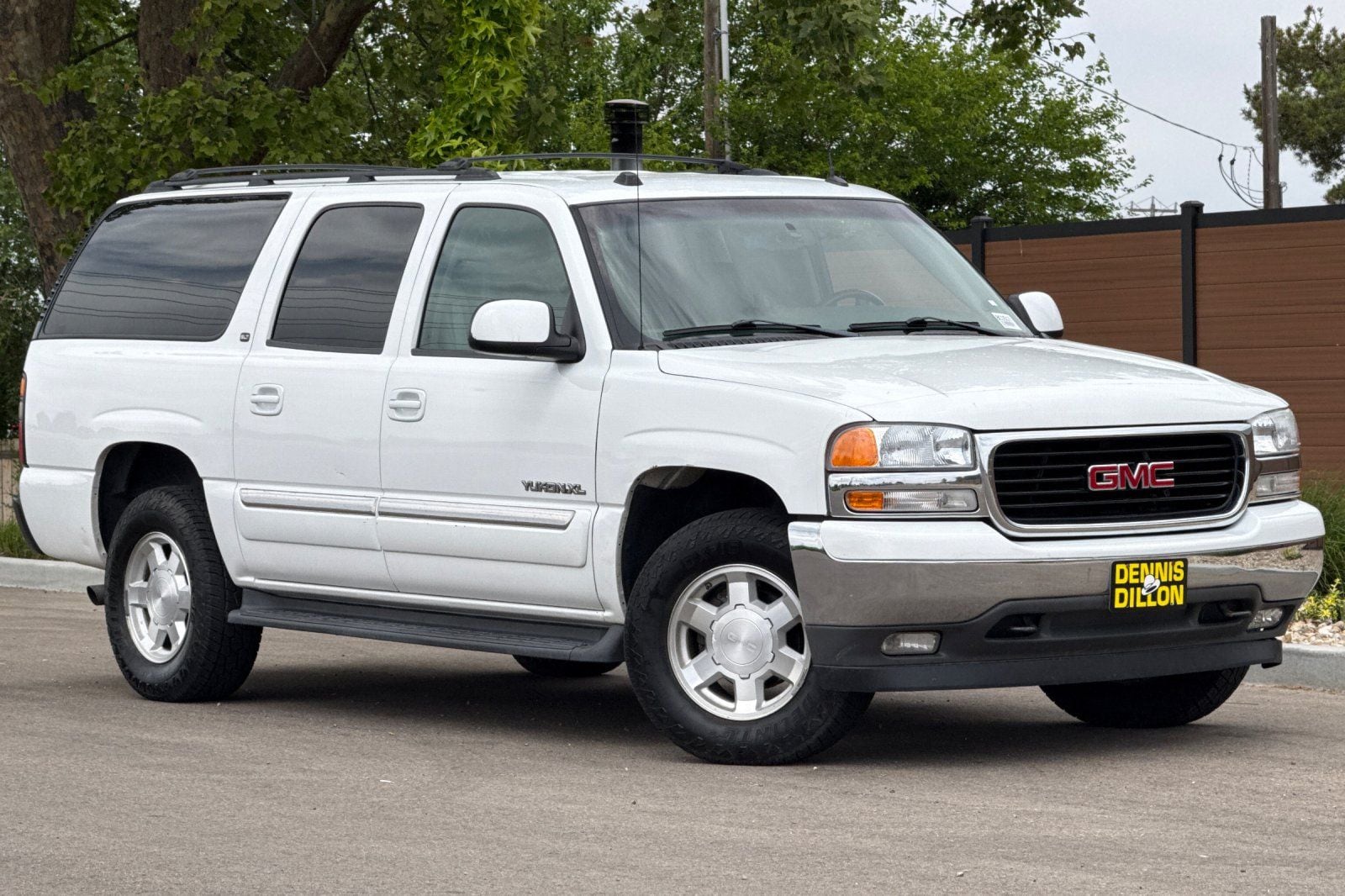 2005 GMC Yukon 4WD 1/2 Ton SLE's photo