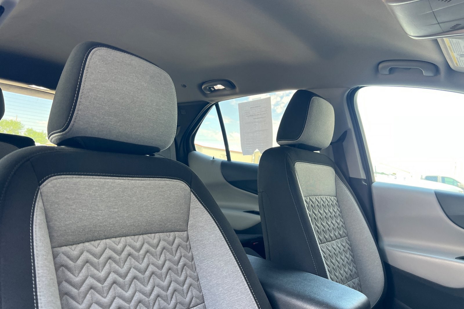 2022 Chevrolet Equinox LS - Photo 16