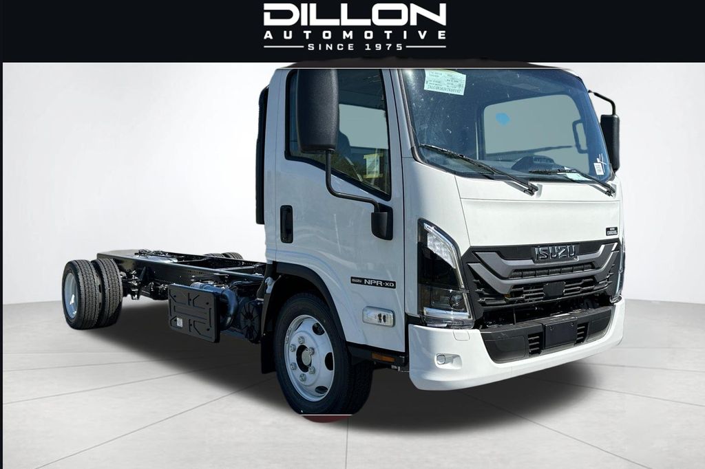 2027 Isuzu NPR-XD's photo