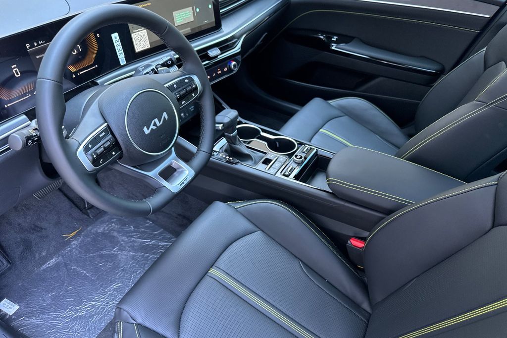 2026 Kia K5 GT - Photo 9
