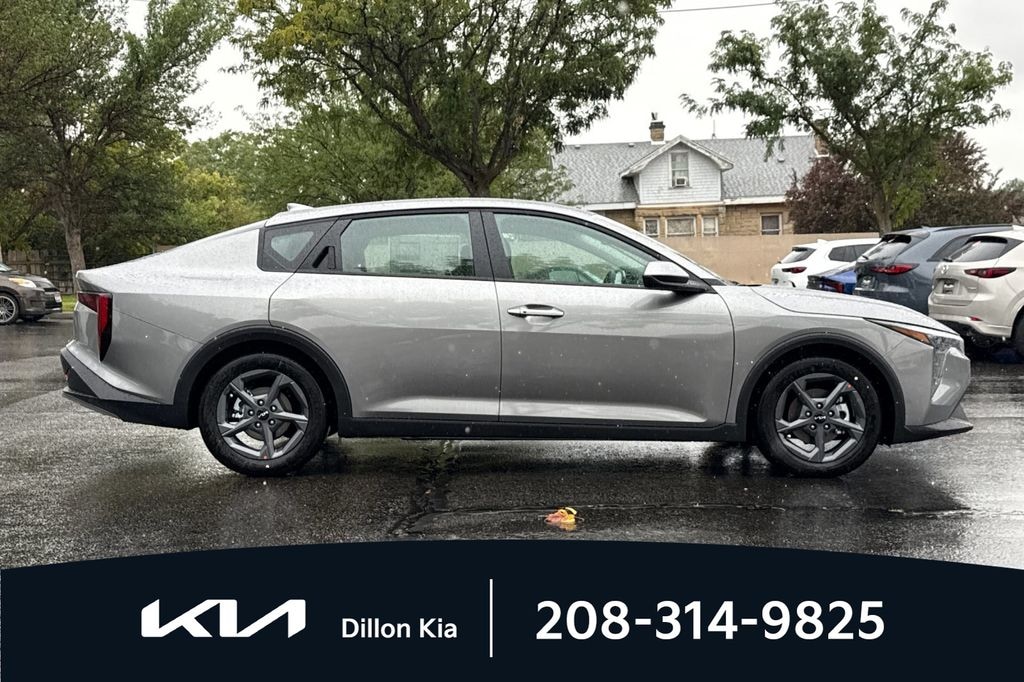 New 2026 Kia K4 LXS Sedan