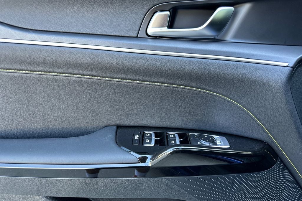 2026 Kia K5 GT - Photo 10