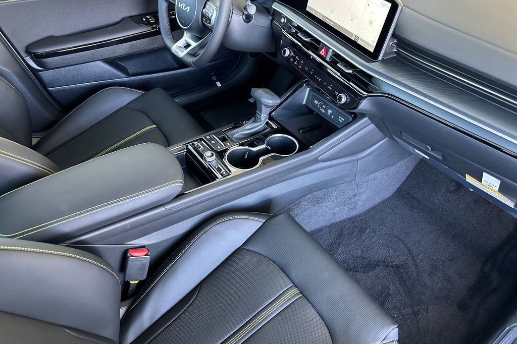 2026 Kia K5 GT - Photo 16